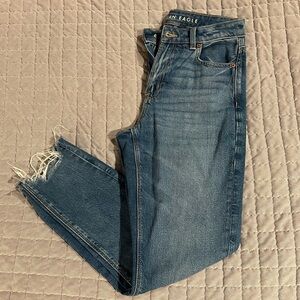American Eagle Outfitters Women's Distressed Blue Jeans Sz 2